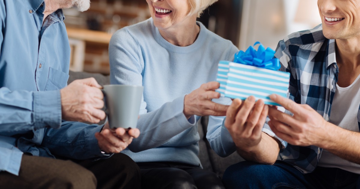 両親　結婚記念日　似顔絵　理由