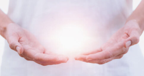 遠隔ヒーリングとは?その仕組みや種類・おすすめヒーラー10名をご紹介