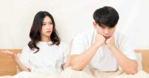 年下彼氏がしんどい時の原因と対処法|恋愛占いで評判の先生も紹介