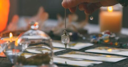 占いの種類別で何が当たるか紹介!悩みに適した占術を選ぼう